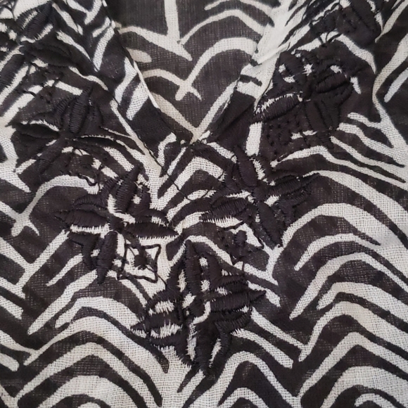 Beach cover up. - Picture 8 of 9